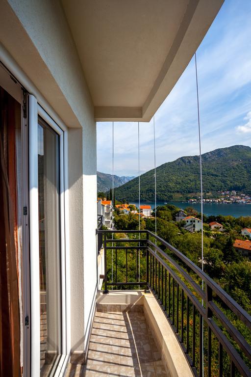 Villa Maria Apartments Каменари Экстерьер фото
