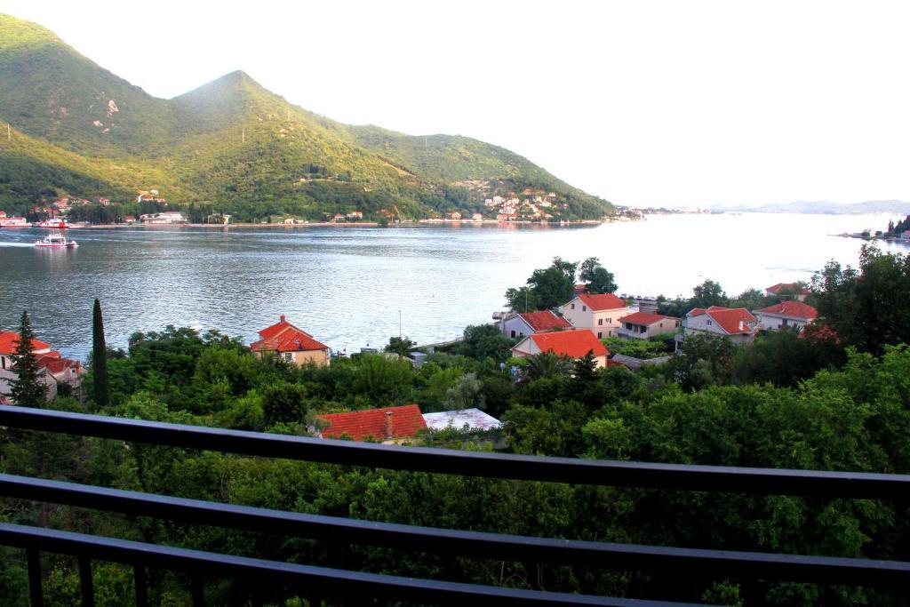 Villa Maria Apartments Каменари Экстерьер фото